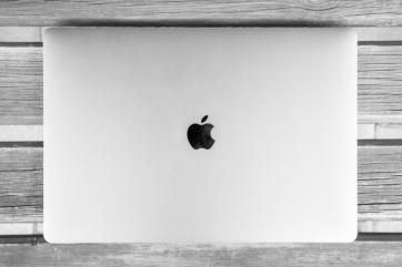 apple laptop